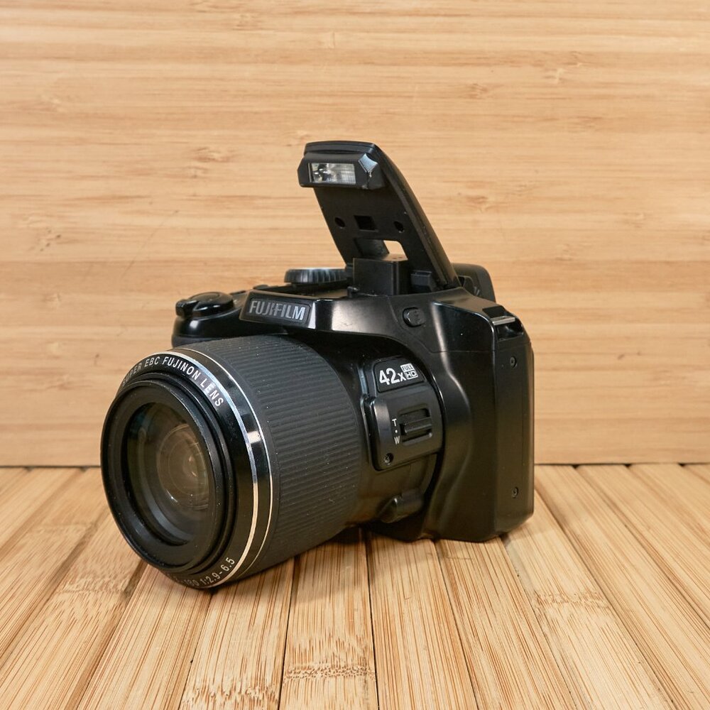 Fujifilm FinePix S8300 16 MP Digital Camera, 42x Optical Zoom, Full HD Video